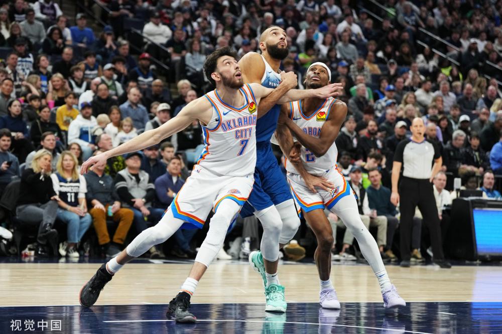 在与巴塞罗 在与巴塞罗