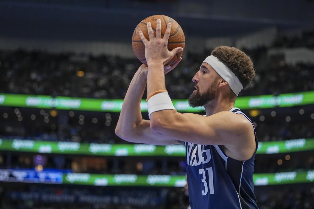 则面对着他 则面对着他